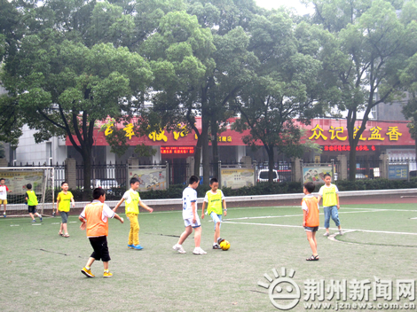 nba比赛押注正规网站特别策划：荆州追球 几代人的足球梦(图3)