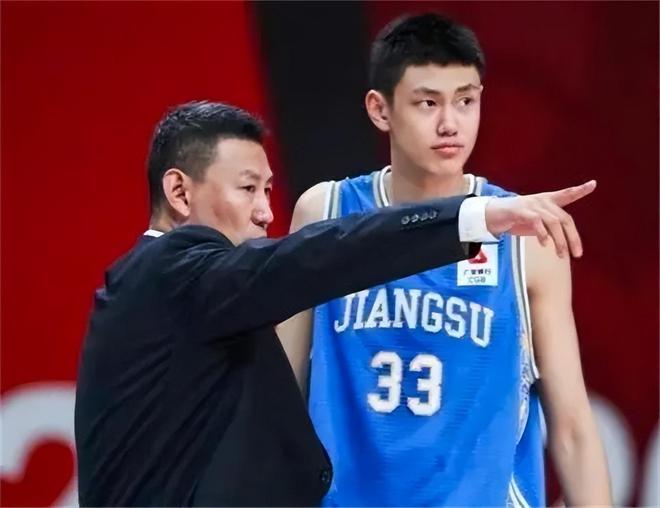 nba比赛押注正规网站李楠家庭近况：和妻子相爱30年儿子比他高21公分却有两大隐(图11)