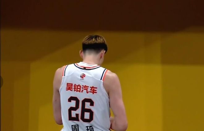 nba比赛押注平台【观点】压力给到CBA！重罚黄荣奇后 周琦+莫兰德该被追罚吗(图5)