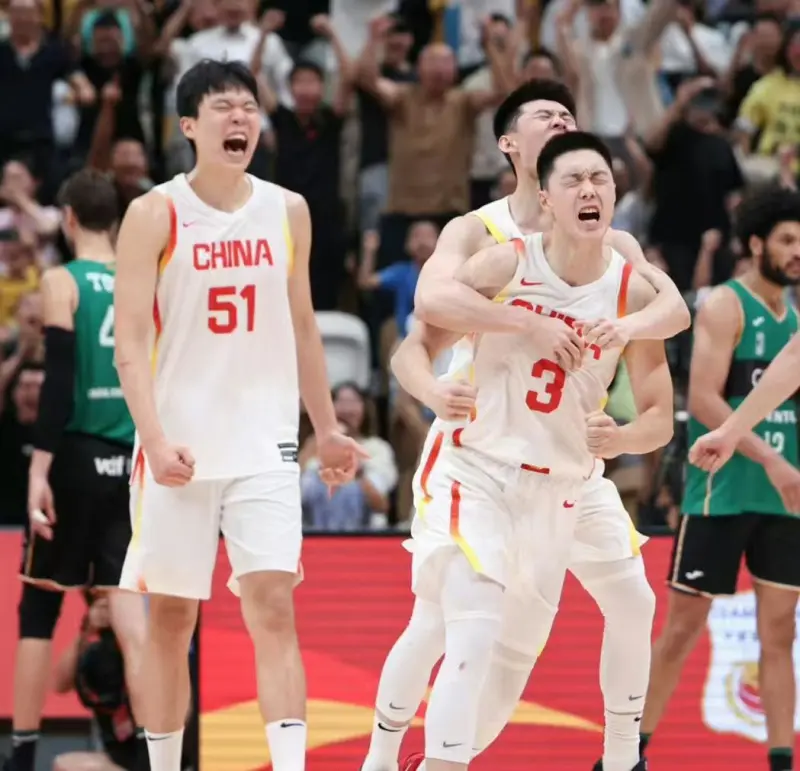 nba比赛押注平台胡明轩！崔永熙！中国男篮还没完！(图3)